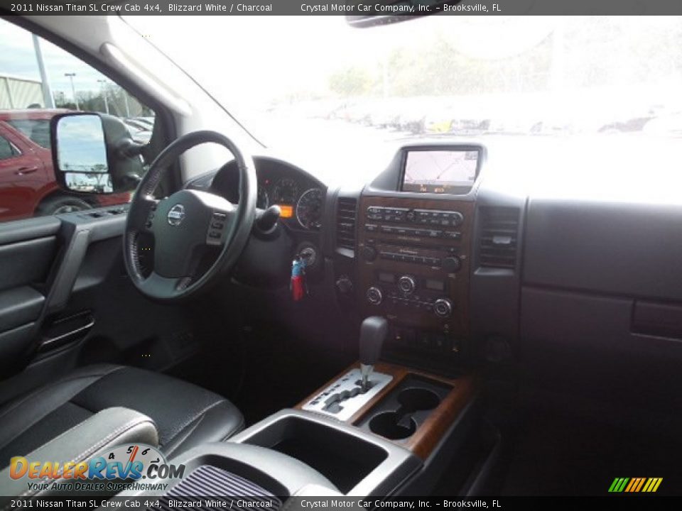 2011 Nissan Titan SL Crew Cab 4x4 Blizzard White / Charcoal Photo #12