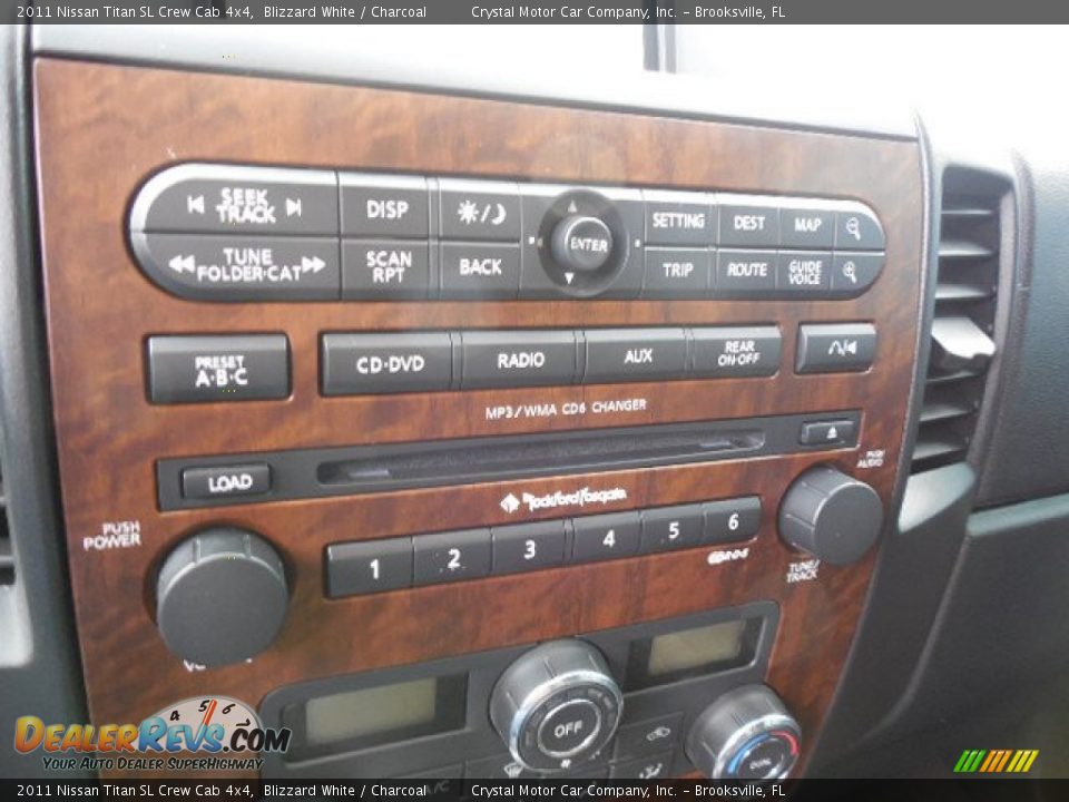 Controls of 2011 Nissan Titan SL Crew Cab 4x4 Photo #21