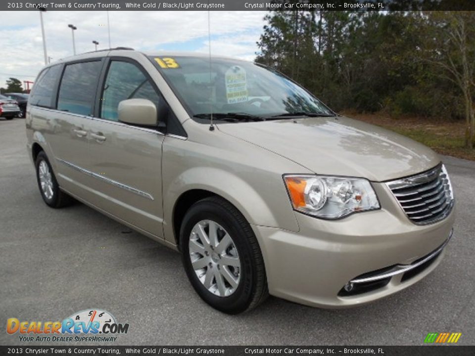 Front 3/4 View of 2013 Chrysler Town & Country Touring Photo #12
