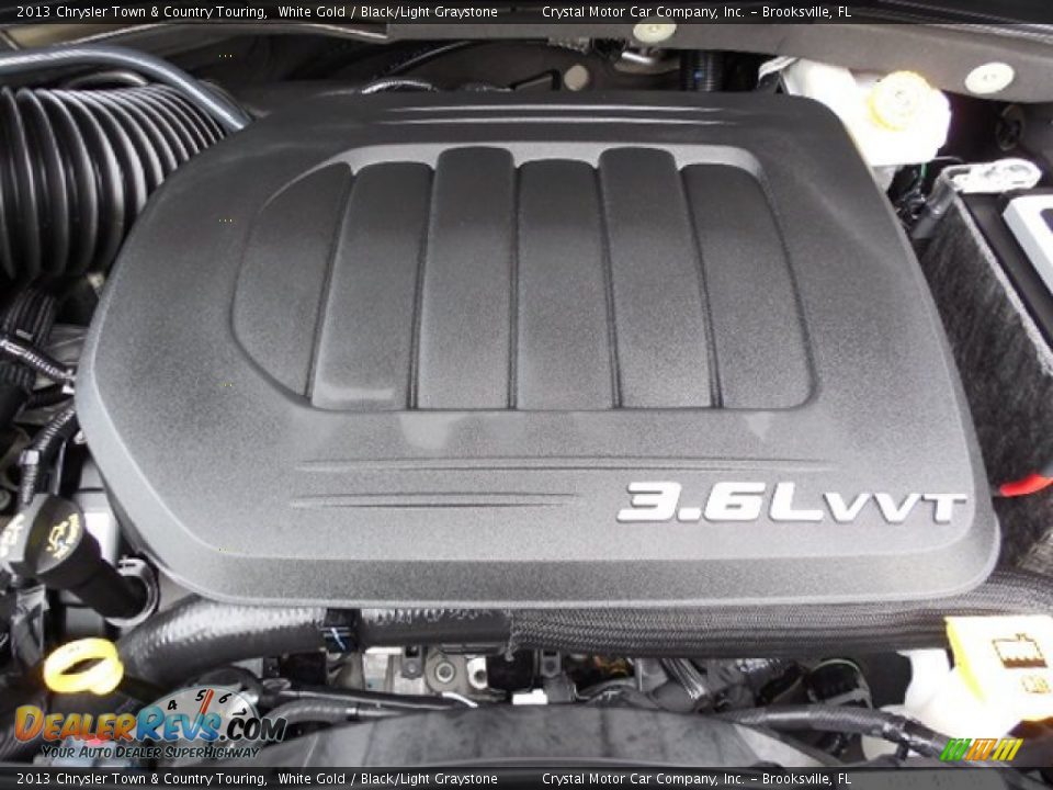2013 Chrysler Town & Country Touring White Gold / Black/Light Graystone Photo #19