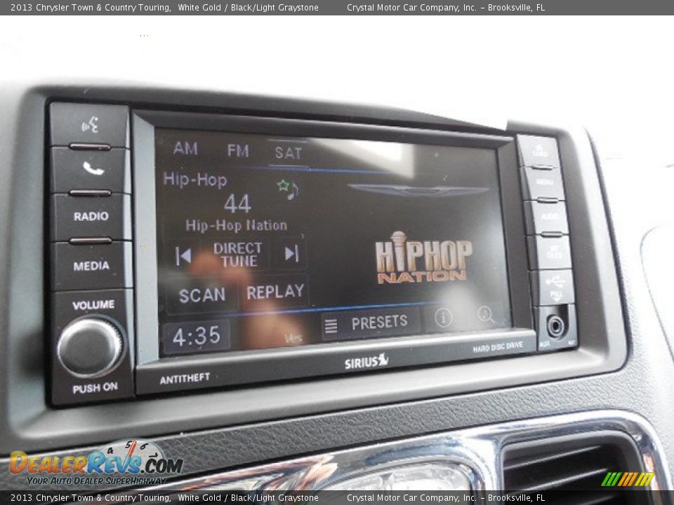 2013 Chrysler Town & Country Touring White Gold / Black/Light Graystone Photo #22