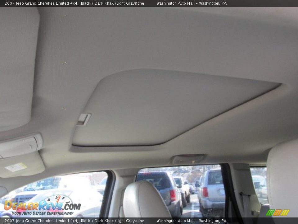 2007 Jeep Grand Cherokee Limited 4x4 Black / Dark Khaki/Light Graystone Photo #10