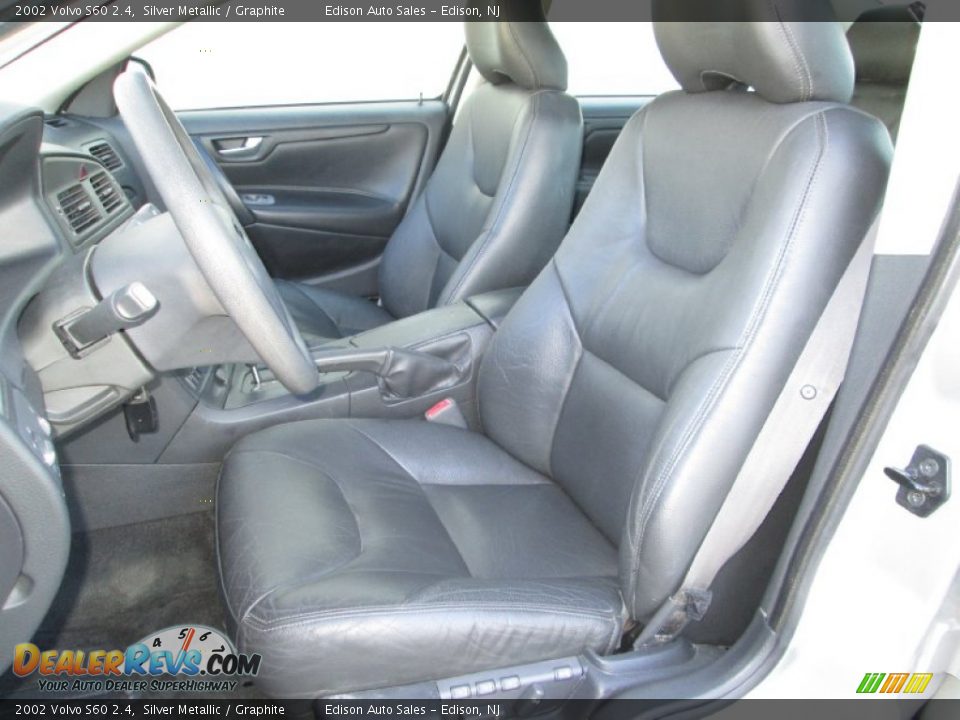 Front Seat of 2002 Volvo S60 2.4 Photo #13