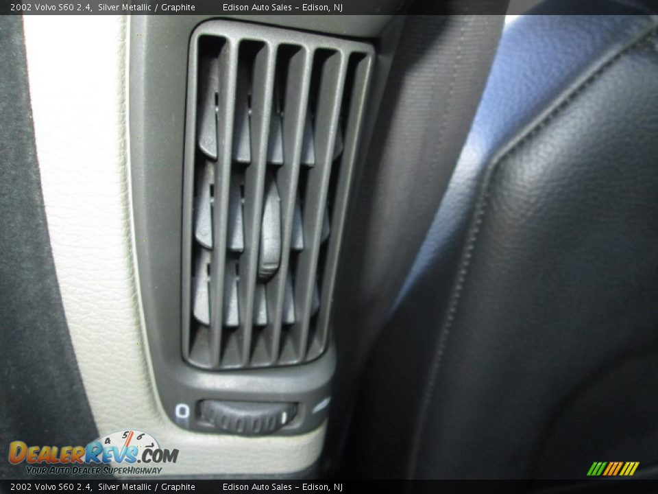 2002 Volvo S60 2.4 Silver Metallic / Graphite Photo #25