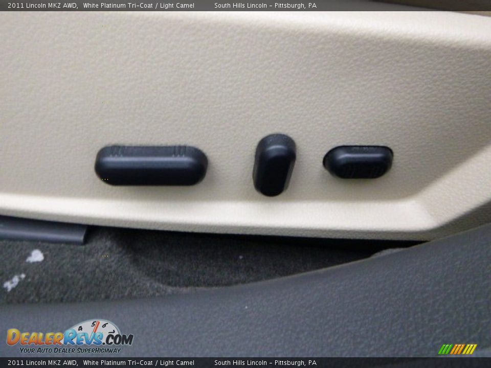 2011 Lincoln MKZ AWD White Platinum Tri-Coat / Light Camel Photo #19