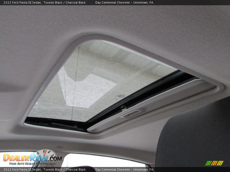 2013 Ford Fiesta SE Sedan Tuxedo Black / Charcoal Black Photo #11