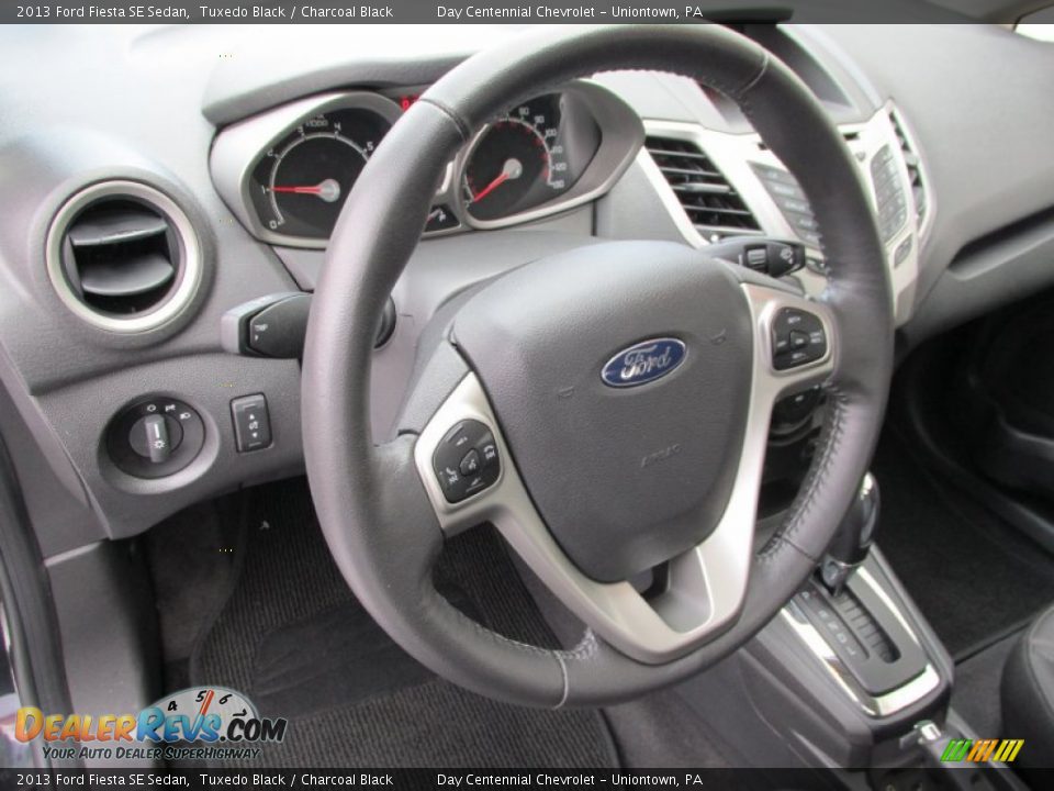 2013 Ford Fiesta SE Sedan Tuxedo Black / Charcoal Black Photo #15