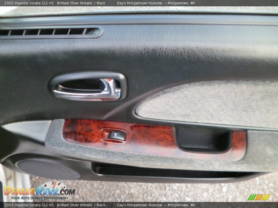 2003 Hyundai Sonata GLS V6 Brilliant Silver Metallic / Black Photo #12
