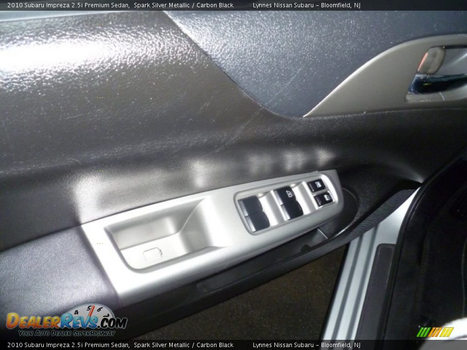 2010 Subaru Impreza 2.5i Premium Sedan Spark Silver Metallic / Carbon Black Photo #12