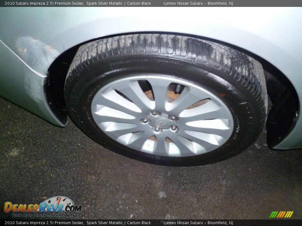 2010 Subaru Impreza 2.5i Premium Sedan Spark Silver Metallic / Carbon Black Photo #15