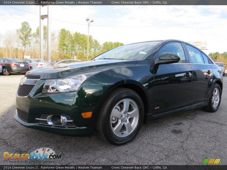Front 3/4 View of 2014 Chevrolet Cruze LT Photo #3