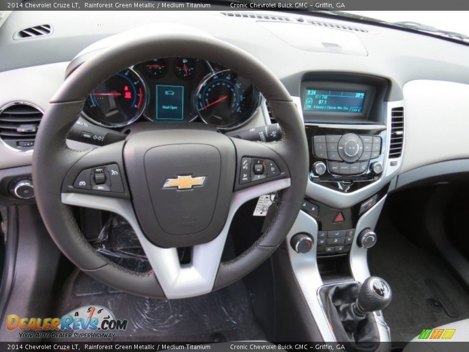 Dashboard of 2014 Chevrolet Cruze LT Photo #11