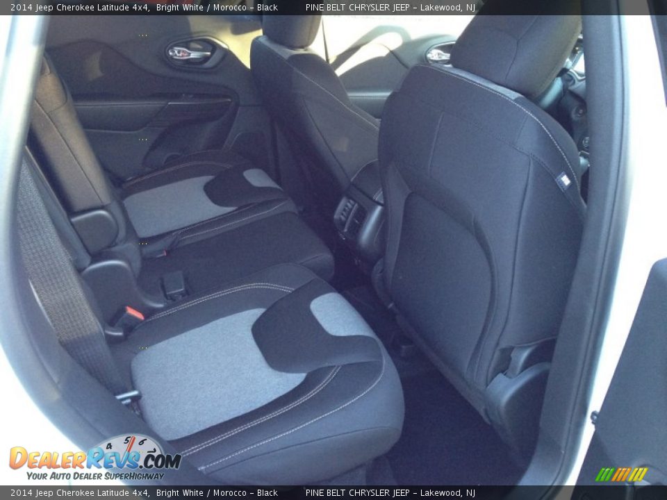 2014 Jeep Cherokee Latitude 4x4 Bright White / Morocco - Black Photo #6