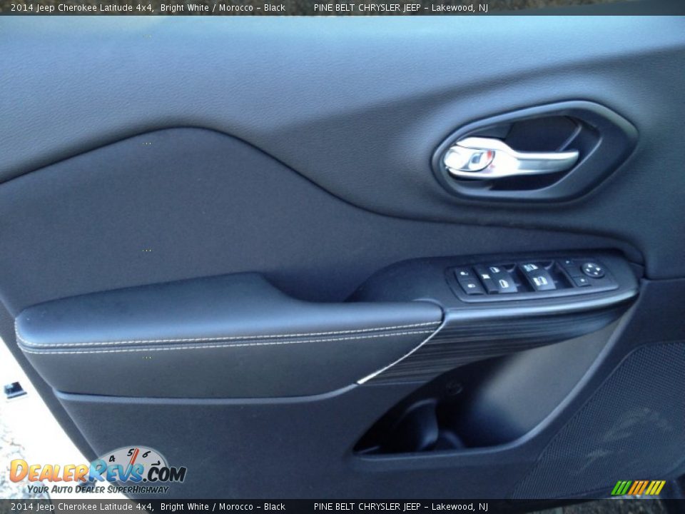 2014 Jeep Cherokee Latitude 4x4 Bright White / Morocco - Black Photo #8