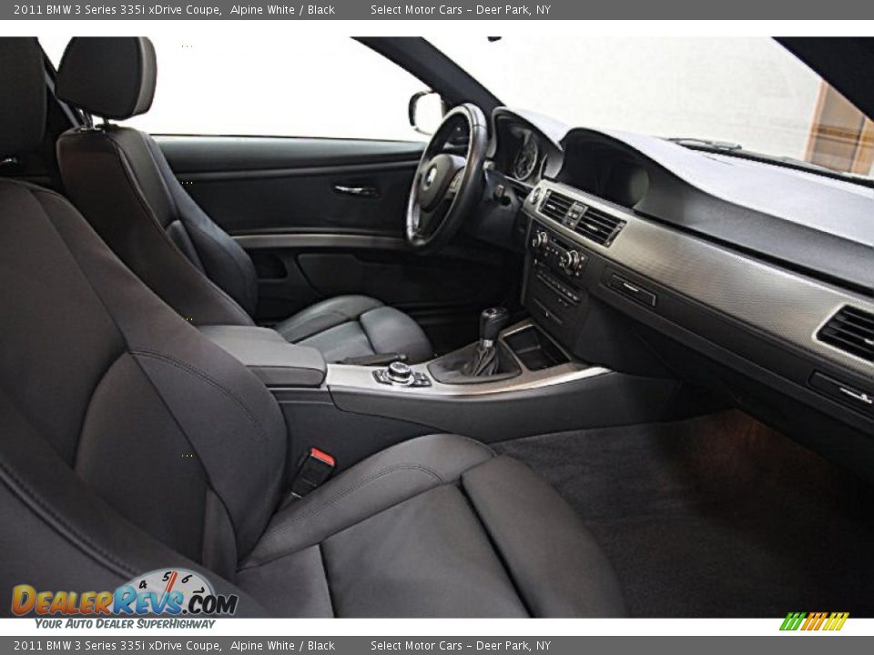 2011 BMW 3 Series 335i xDrive Coupe Alpine White / Black Photo #10