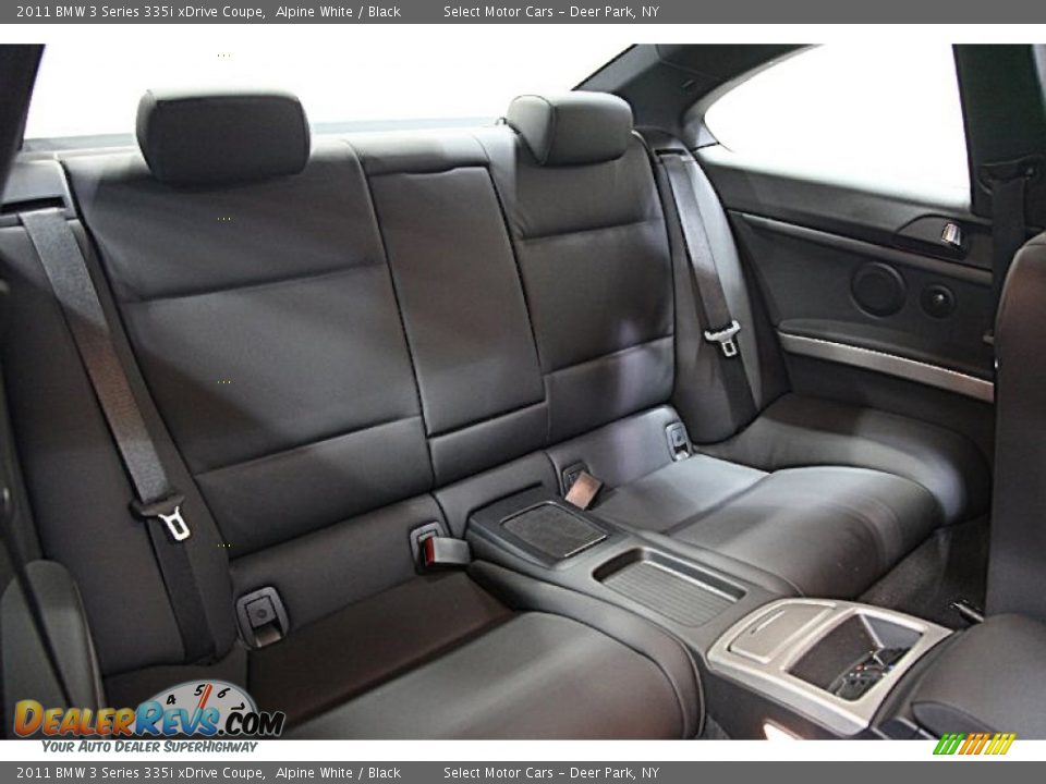 2011 BMW 3 Series 335i xDrive Coupe Alpine White / Black Photo #11