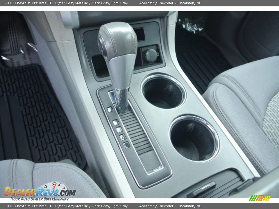 2010 Chevrolet Traverse LT Cyber Gray Metallic / Dark Gray/Light Gray Photo #10