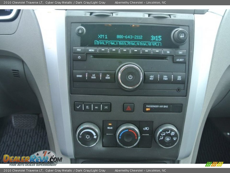 2010 Chevrolet Traverse LT Cyber Gray Metallic / Dark Gray/Light Gray Photo #11