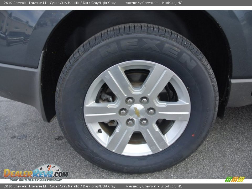 2010 Chevrolet Traverse LT Cyber Gray Metallic / Dark Gray/Light Gray Photo #22