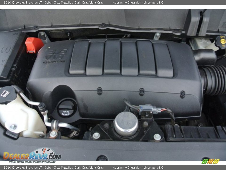 2010 Chevrolet Traverse LT Cyber Gray Metallic / Dark Gray/Light Gray Photo #23