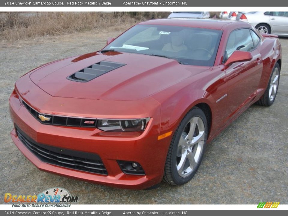 Front 3/4 View of 2014 Chevrolet Camaro SS Coupe Photo #2