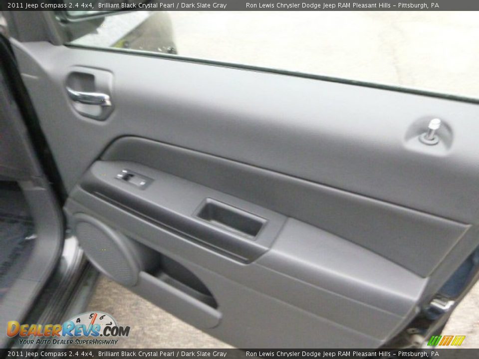 2011 Jeep Compass 2.4 4x4 Brilliant Black Crystal Pearl / Dark Slate Gray Photo #12