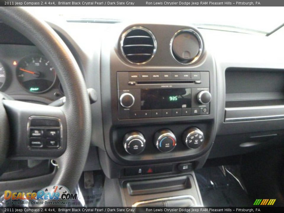 2011 Jeep Compass 2.4 4x4 Brilliant Black Crystal Pearl / Dark Slate Gray Photo #18