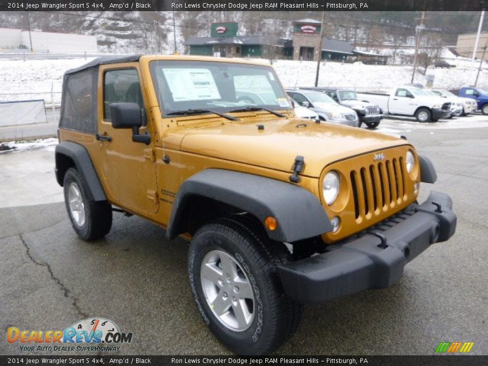 Front 3/4 View of 2014 Jeep Wrangler Sport S 4x4 Photo #7