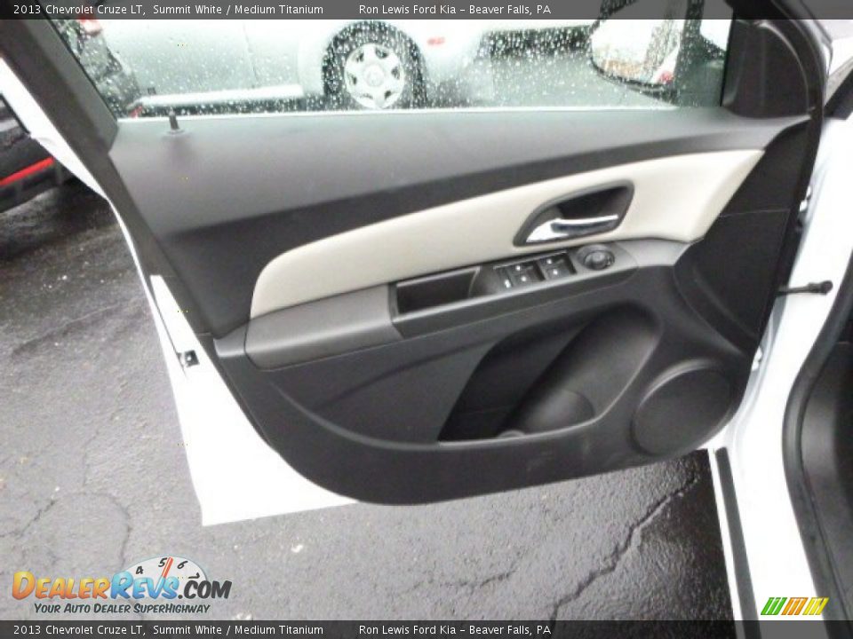 2013 Chevrolet Cruze LT Summit White / Medium Titanium Photo #11