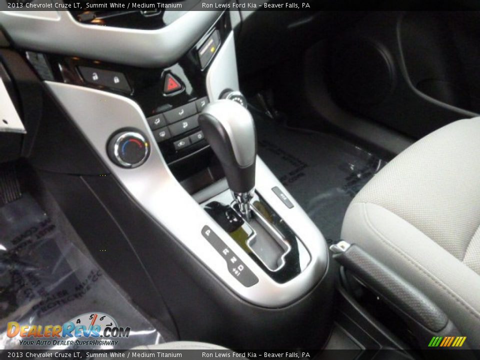 2013 Chevrolet Cruze LT Summit White / Medium Titanium Photo #17
