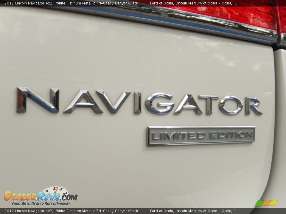 2012 Lincoln Navigator 4x2 White Platinum Metallic Tri-Coat / Canyon/Black Photo #9