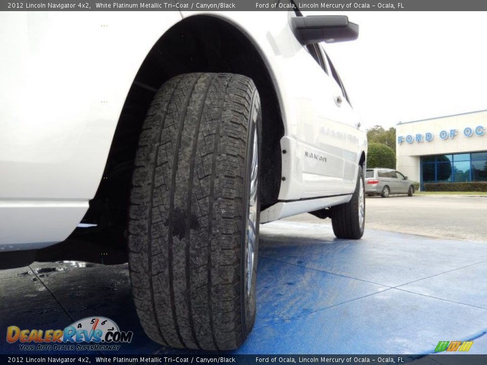 2012 Lincoln Navigator 4x2 White Platinum Metallic Tri-Coat / Canyon/Black Photo #11