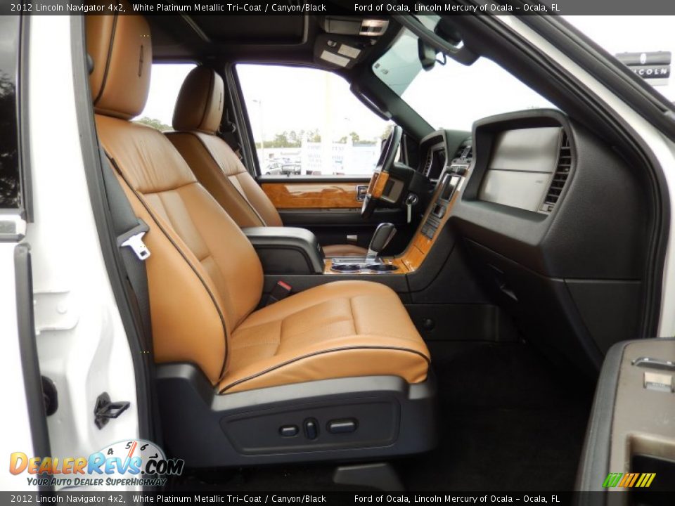 Front Seat of 2012 Lincoln Navigator 4x2 Photo #18