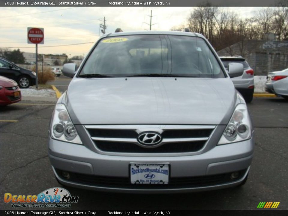 2008 Hyundai Entourage GLS Stardust Silver / Gray Photo #2