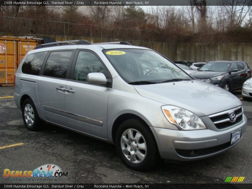 2008 Hyundai Entourage GLS Stardust Silver / Gray Photo #3