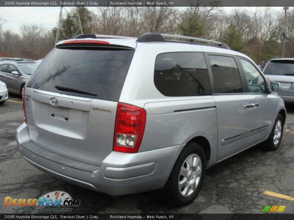 2008 Hyundai Entourage GLS Stardust Silver / Gray Photo #4