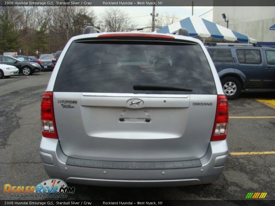 2008 Hyundai Entourage GLS Stardust Silver / Gray Photo #5