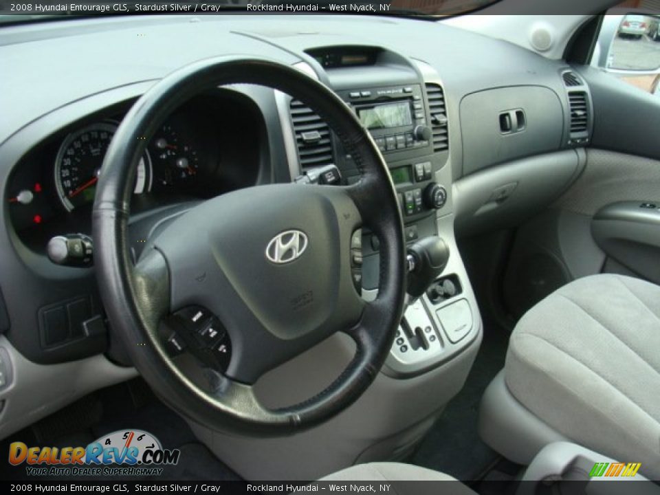 2008 Hyundai Entourage GLS Stardust Silver / Gray Photo #9
