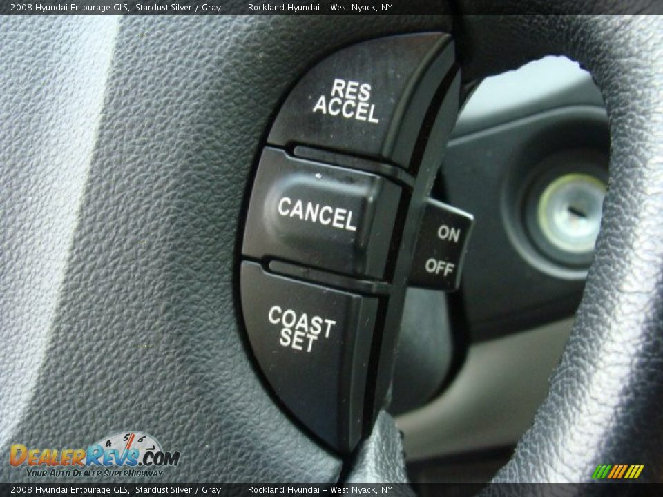 2008 Hyundai Entourage GLS Stardust Silver / Gray Photo #15