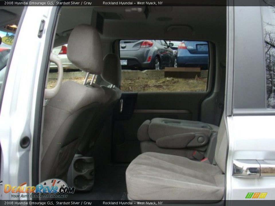 2008 Hyundai Entourage GLS Stardust Silver / Gray Photo #19