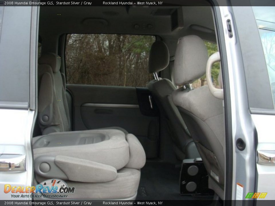 2008 Hyundai Entourage GLS Stardust Silver / Gray Photo #23