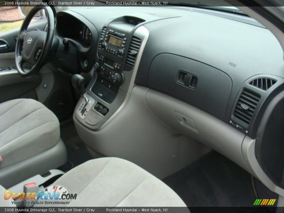2008 Hyundai Entourage GLS Stardust Silver / Gray Photo #25