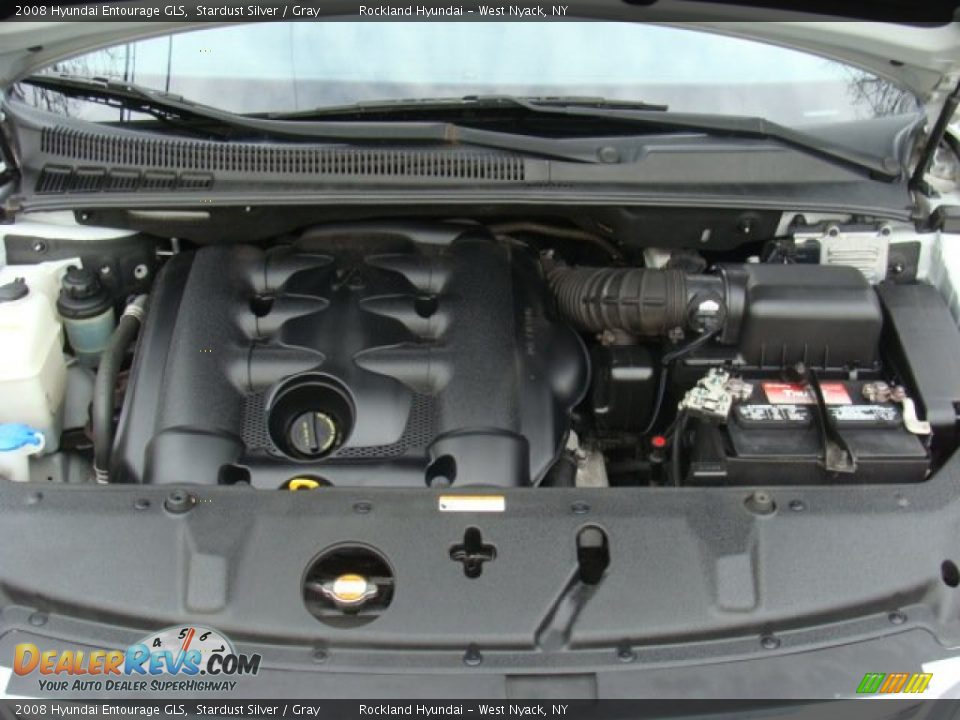 2008 Hyundai Entourage GLS Stardust Silver / Gray Photo #28