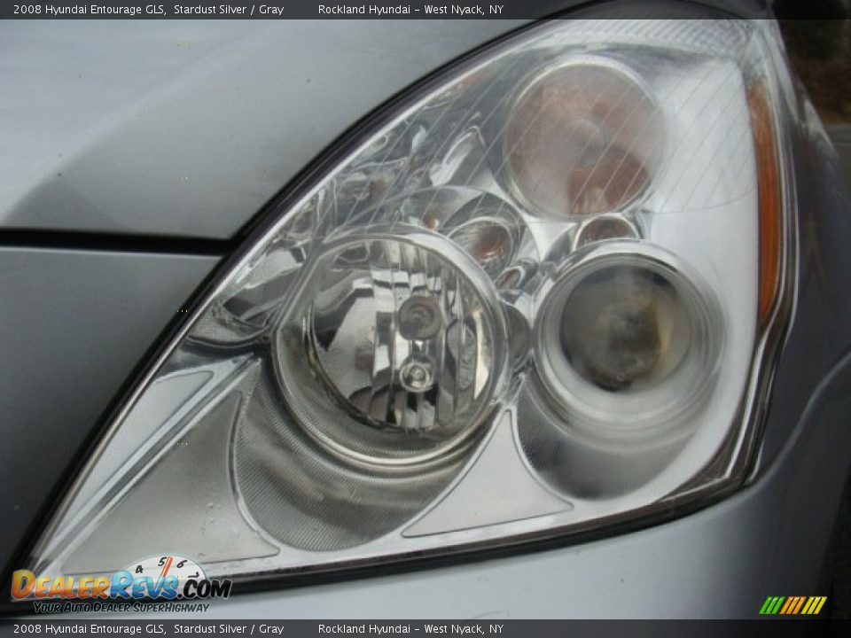 2008 Hyundai Entourage GLS Stardust Silver / Gray Photo #30