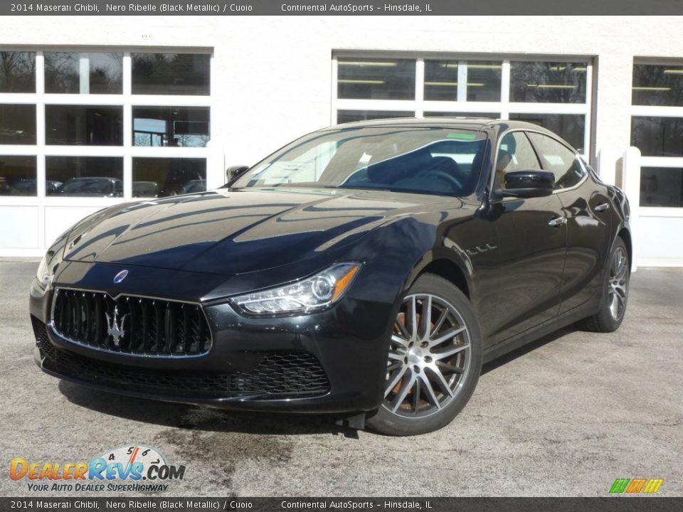 Front 3/4 View of 2014 Maserati Ghibli  Photo #1