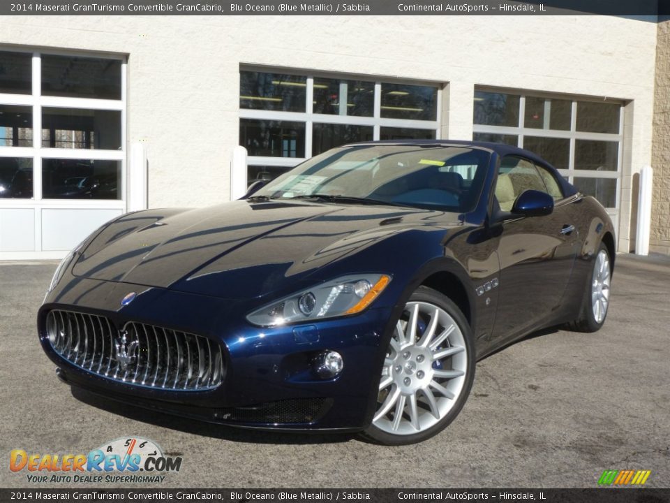 Front 3/4 View of 2014 Maserati GranTurismo Convertible GranCabrio Photo #1