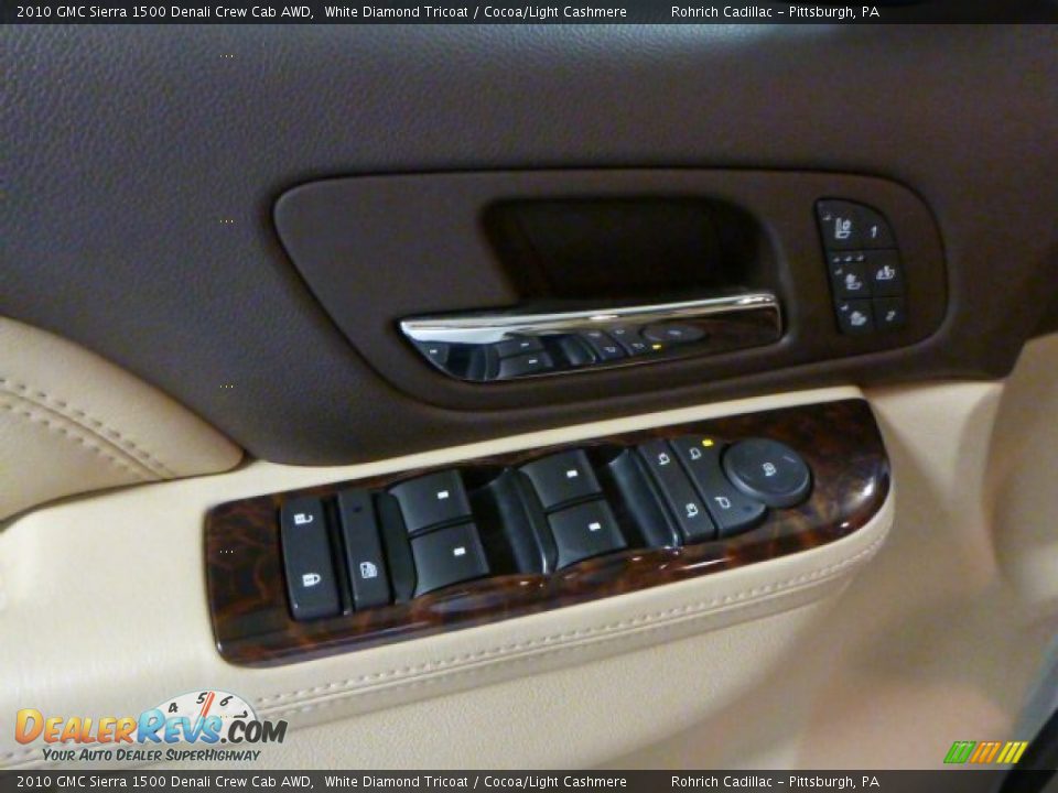 2010 GMC Sierra 1500 Denali Crew Cab AWD White Diamond Tricoat / Cocoa/Light Cashmere Photo #2