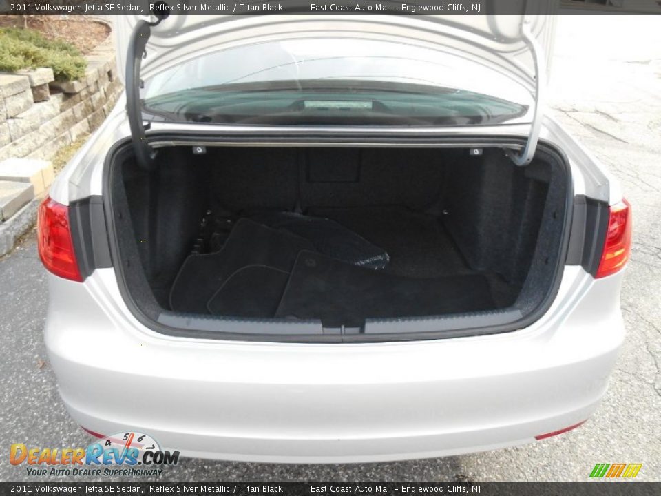2011 Volkswagen Jetta SE Sedan Reflex Silver Metallic / Titan Black Photo #5