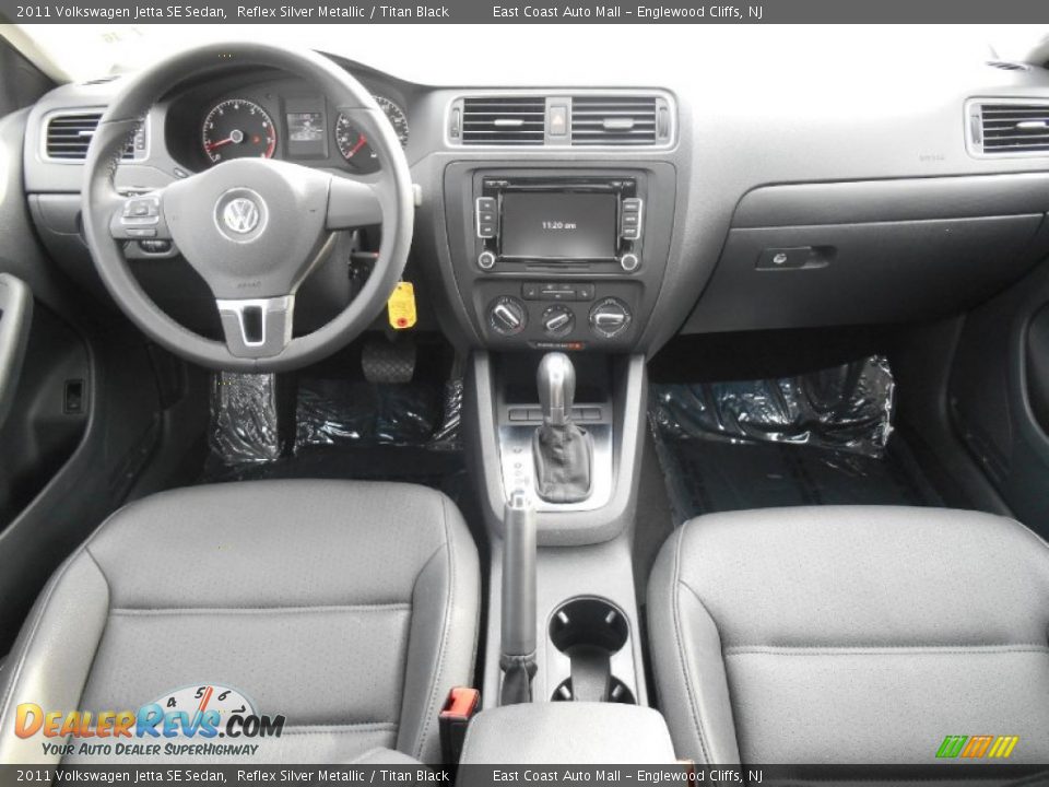 2011 Volkswagen Jetta SE Sedan Reflex Silver Metallic / Titan Black Photo #10