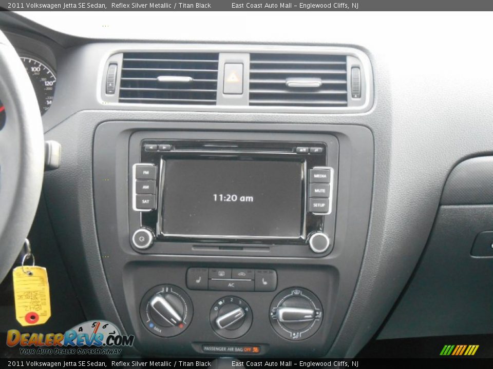 2011 Volkswagen Jetta SE Sedan Reflex Silver Metallic / Titan Black Photo #11